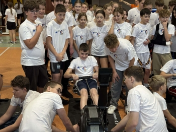 4262c764-3199-4b61-9513-667b1d948ac1