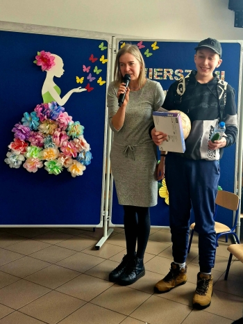 896a7d98-c921-4add-a45d-e3d2c365103e