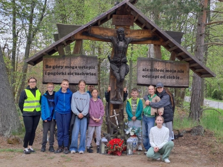 NABOŻEŃSTWO MAJOWE PRZY KAPLICZCE