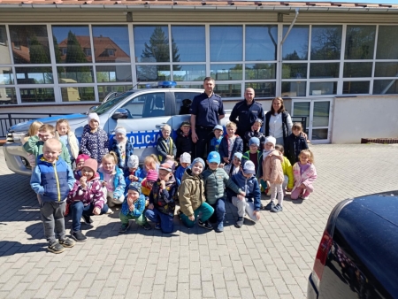 POLICJANCI Z WIZYTĄ W PRZEDSZKOLU