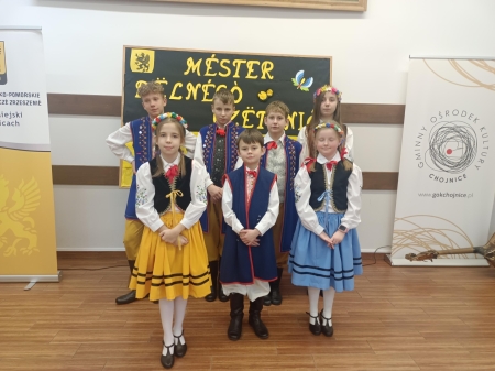 SUKCES NASZYCH UCZNIÓW W POWIATOWYM KONKURSIE: „MÉSTER BËLNÉGÒ CZËTANNIÔ”...