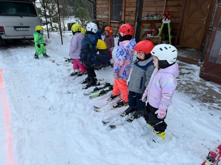 PRZEDSZKOLNA PRZYGODA NA ŚNIEGU