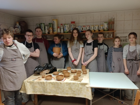 DOTYKAJĄC KASZUBSKIEJ TRADYCJI – LEKCJA GARNCARSTWA W PRAKTYCE