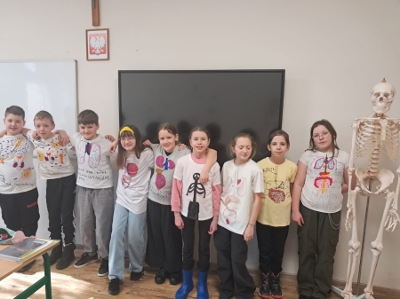 KREATYWNE PODSUMOWANIE DZIAŁU O BUDOWIE CIAŁA CZŁOWIEKA W KL. 4