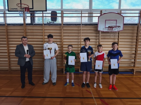 HALOWY TURNIEJ PIŁKI NOŻNEJ