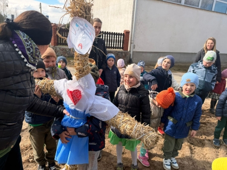 POWITANIE WIOSNY W NASZYM PRZEDSZKOLU