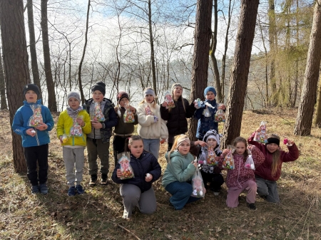 GDZIE UKRYŁ SIĘ ZAJĄCZEK? - WIELKANOCNA ZABAWA W TERENIE.