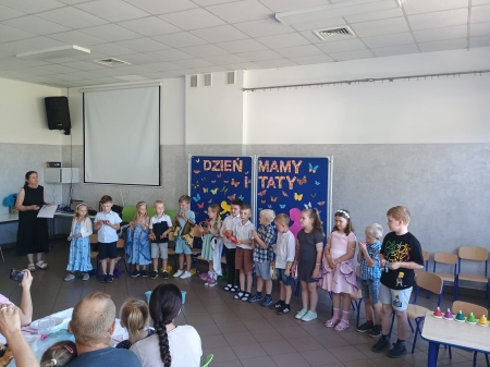 DZIEŃ MATKI I OJCA U „STARSZAKÓW”