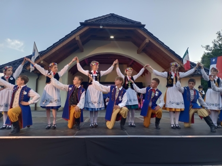 NASI UCZNIOWIE NA MIĘDZYNARODOWYM FESTIWALU FOLKLORU „KASZUBSKIE SPOTKANIA Z FOLKLOREM ŚWI
