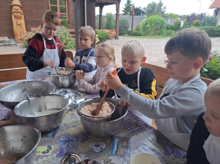 „PRZY KUCHENNEJ PLACIE”